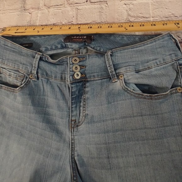 Torrid Premium Jegging Busted Knees Jeans 18 - Picture 6 of 15